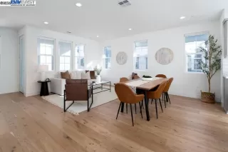 Photo #6: 41103409 Listing 