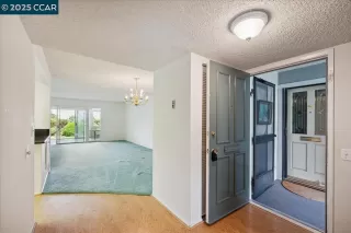 Photo #3: 41103423 Listing