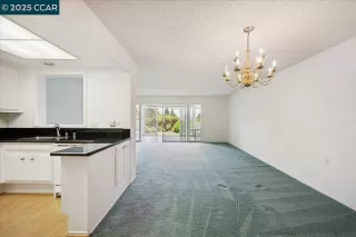 Photo #4: 41103423 Listing