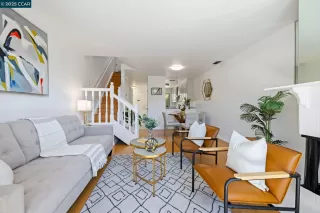 Photo #5: 41103429 Listing 