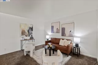 Photo #2: 41103436 Listing