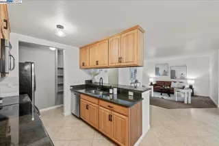 Photo #6: 41103436 Listing