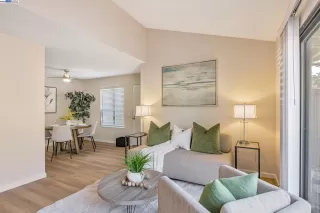 Photo #2: 41103459 Listing 