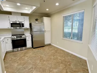 Photo #5: 41103483 Listing