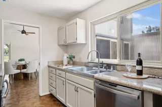 Photo #2: 41103486 Listing