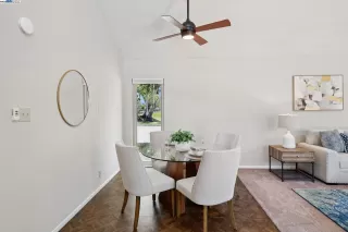 Photo #4: 41103486 Listing