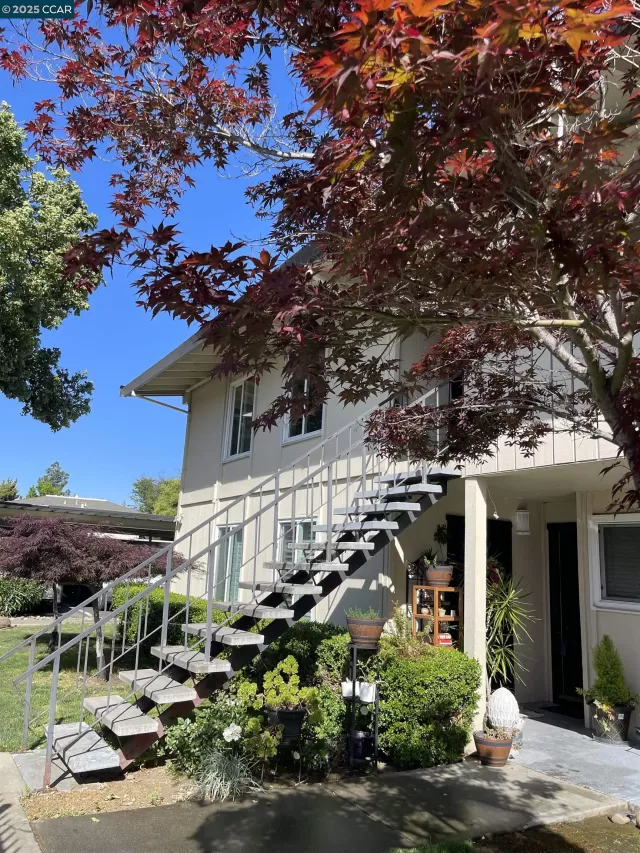 MLS: 41103489 Condo For Sale