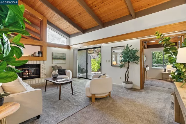 MLS: 41103493 Condo For Sale