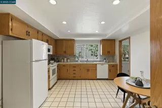 Photo #6: 41103493 Listing