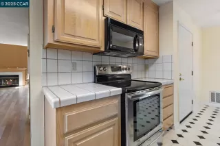 Photo #5: 41103497 Listing 