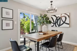 Photo #5: 41103498 Listing