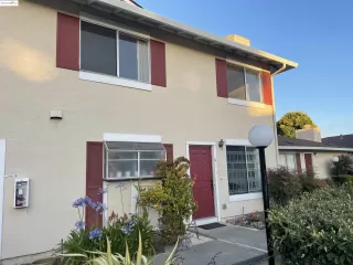 Photo #2: 41103506 Listing