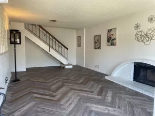 Photo #3: 41103506 Listing