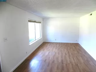 Photo #4: 41103635 Listing 