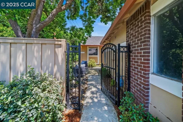 MLS: 41103652 Condo For Sale