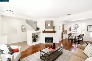 Photo #3: 41103667 Listing