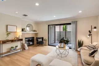 More Details about MLS # 41103801 : 126 EASTRIDGE DR