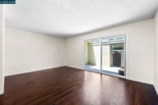 Photo #3: 41103816 Listing