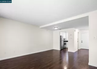 Photo #4: 41103816 Listing