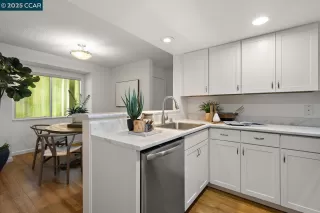 Photo #4: 41103821 Listing