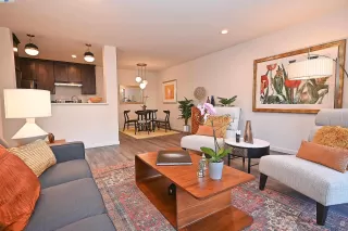 Photo #5: 41103836 Listing 