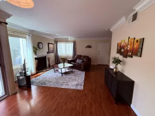 Photo #6: 41103838 Listing