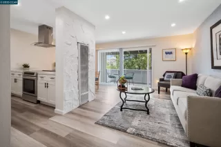 Photo #4: 41103841 Listing