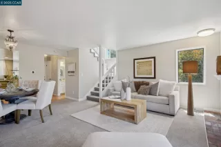 Photo #4: 41103849 Listing