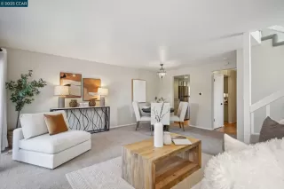 Photo #5: 41103849 Listing