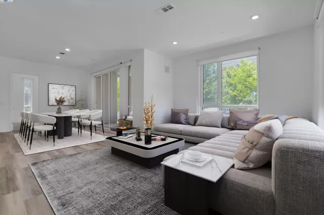 MLS: 41103853 Condo For Sale