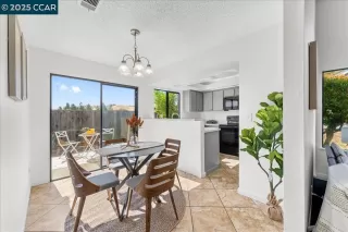 Photo #5: 41103864 Listing