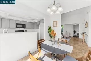 Photo #6: 41103864 Listing