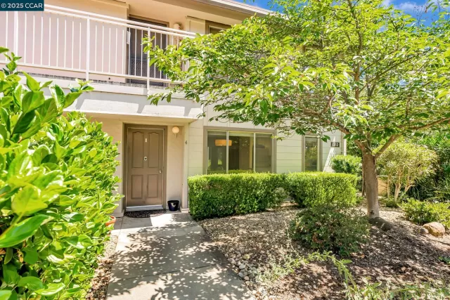 MLS: 41103874 Condo For Sale