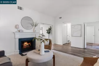 Photo #5: 41103899 Listing