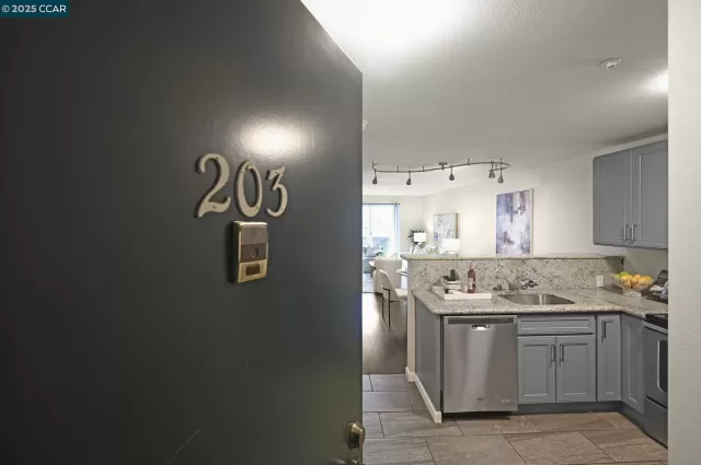 MLS: 41103968 Condo For Sale