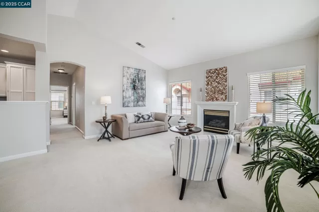 MLS: 41103991 Condo For Sale