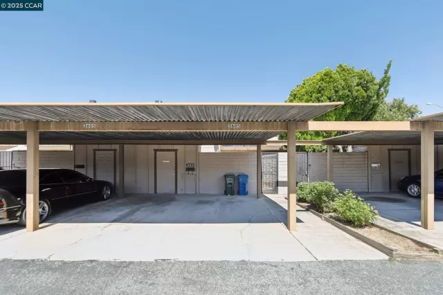 MLS: 41104023 Condo For Sale