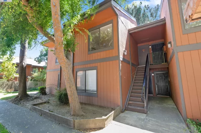 MLS: 41104207 Condo For Sale