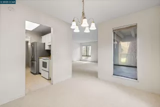 Photo #2: 41104219 Listing