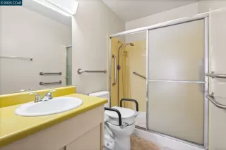 Photo #6: 41104219 Listing