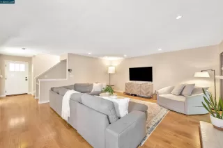 Photo #3: 41104275 Listing