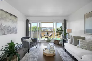 More Details about MLS # 41104320 : 260 INDUSTRIAL PKWY # 47