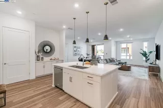 Photo #6: 41104337 Listing