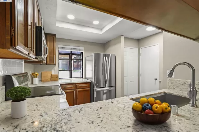 MLS: 41104423 Condo For Sale