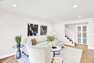 Photo #3: 41104579 Listing