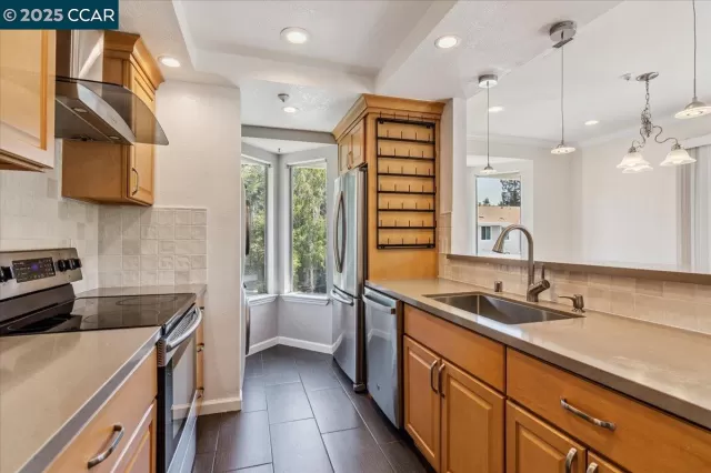 MLS: 41104580 Condo For Sale