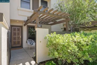 More Details about MLS # 41104630 : 502 CHURCHILL DOWNS COURT