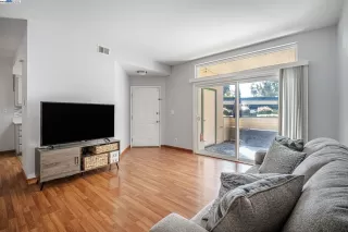 Photo #2: 41104668 Listing