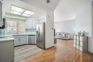 Photo #4: 41104668 Listing