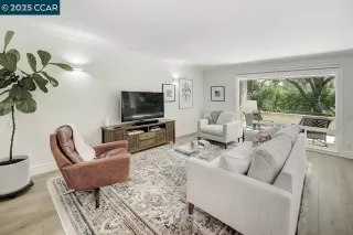 Photo #5: 41104680 Listing